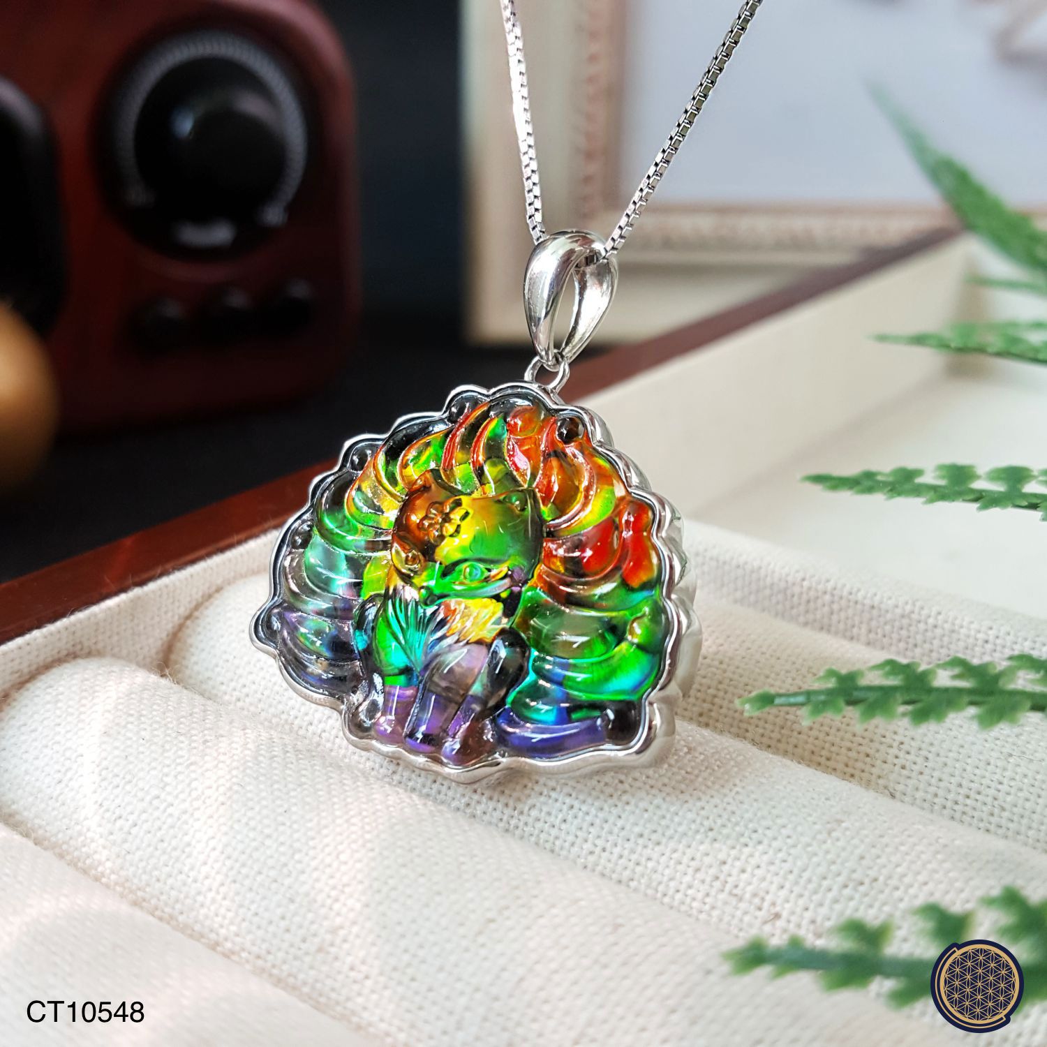 25mm x 32mm 加拿大斑彩九尾狐仙顺色拼图吊坠