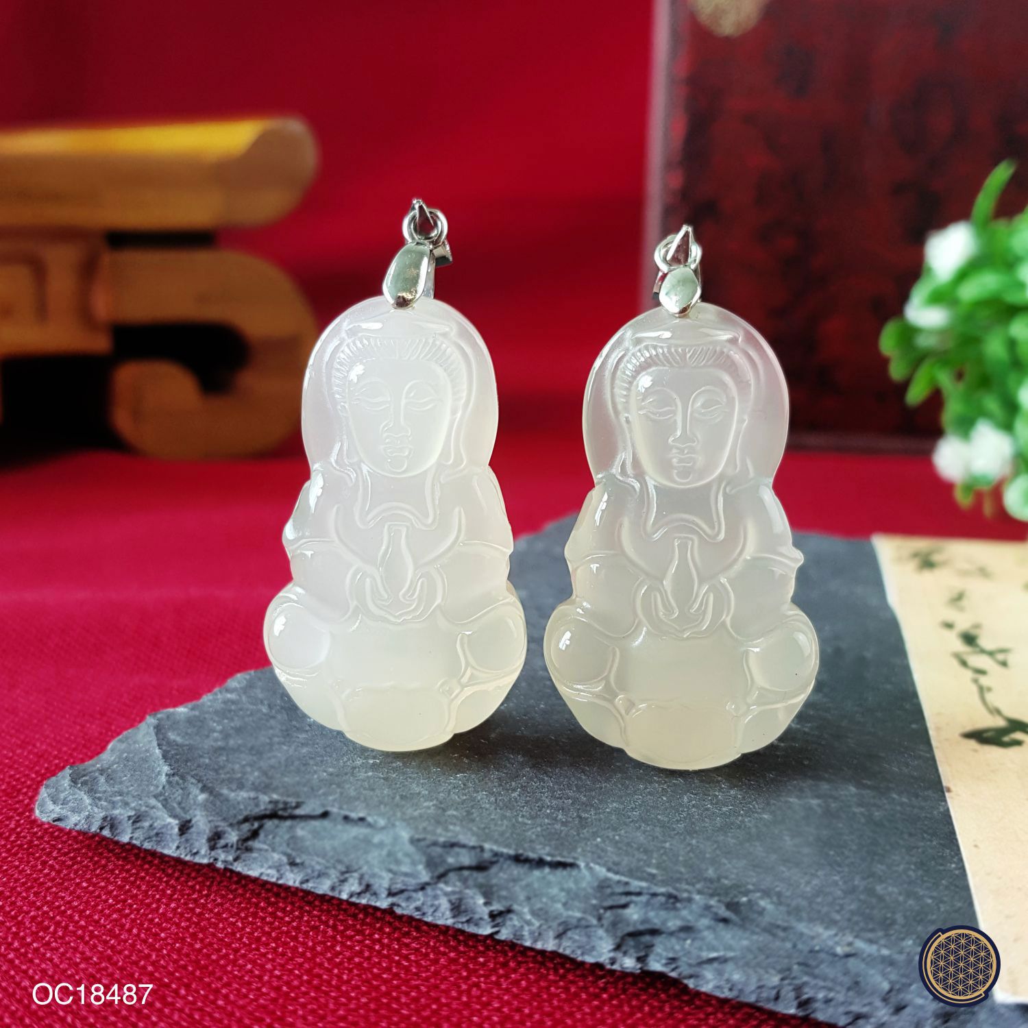 22mm x 37mm 玉髓观音吊坠