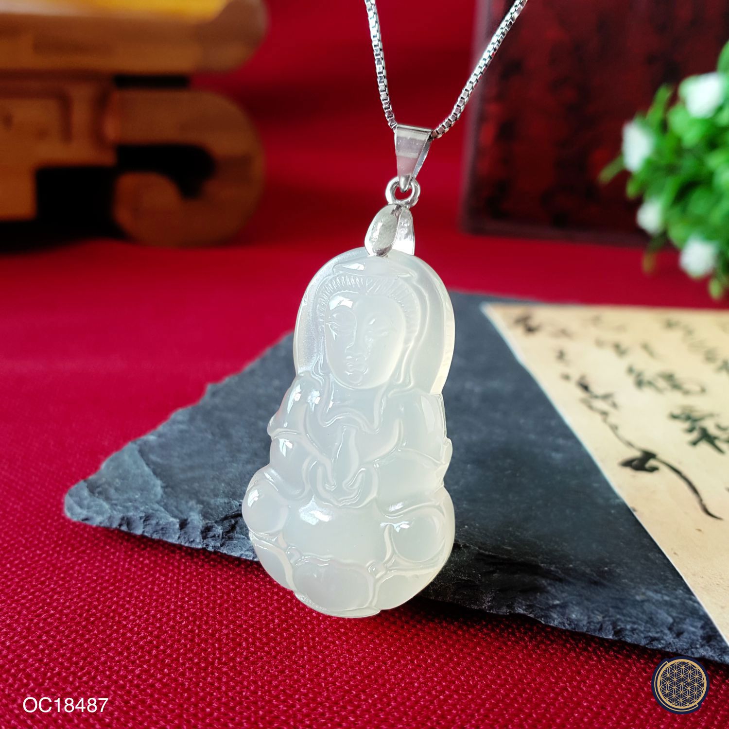 22mm x 37mm 玉髓观音吊坠