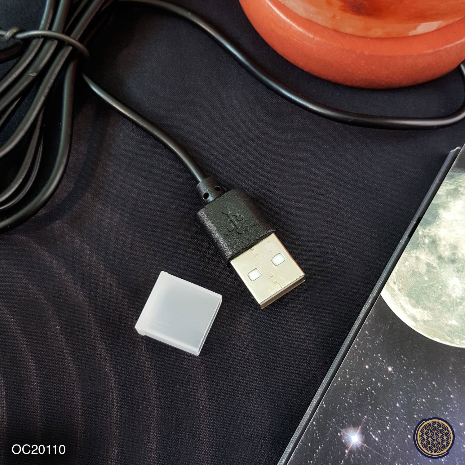 73mm x 120mm 喜马拉雅山盐灯搭配LED底座 (小)