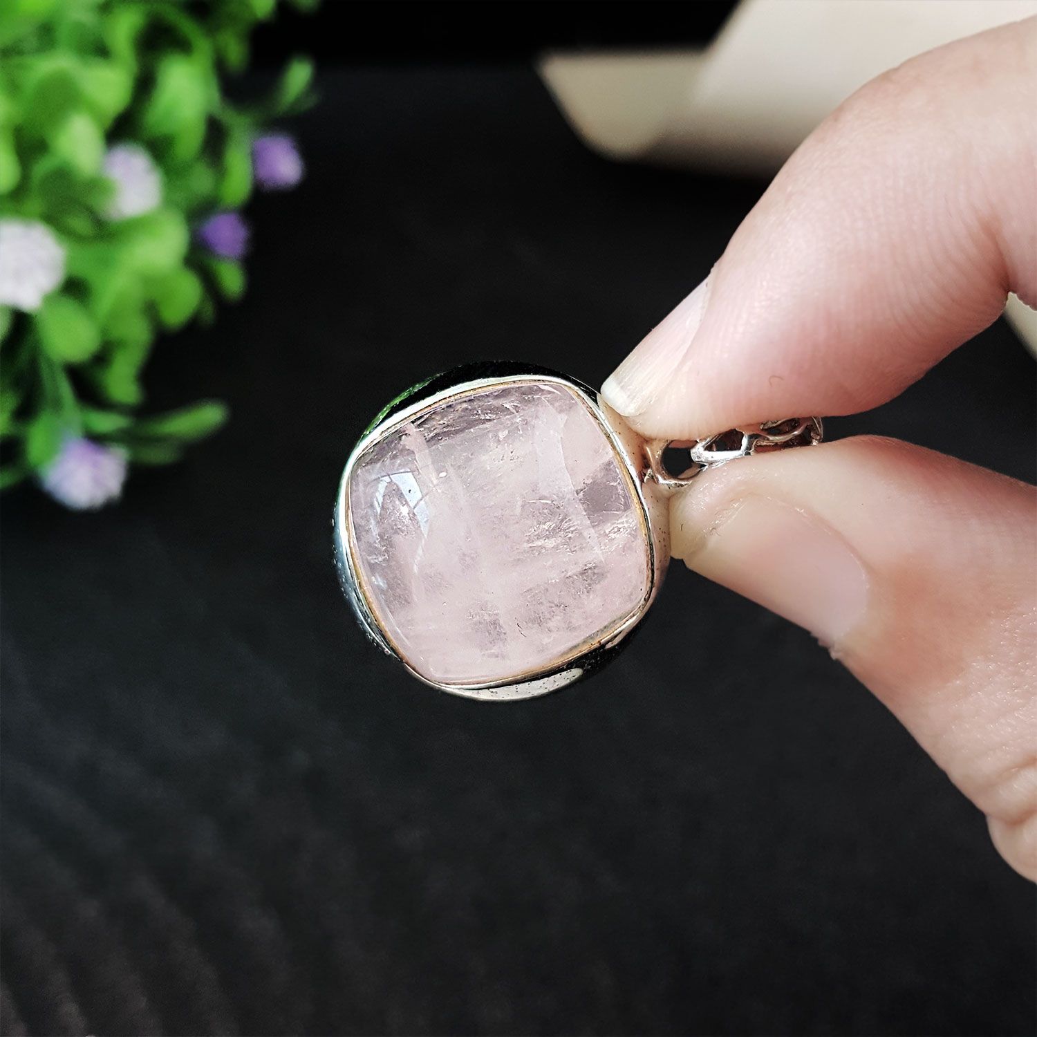 19.6mm x 26mm 粉晶吊坠