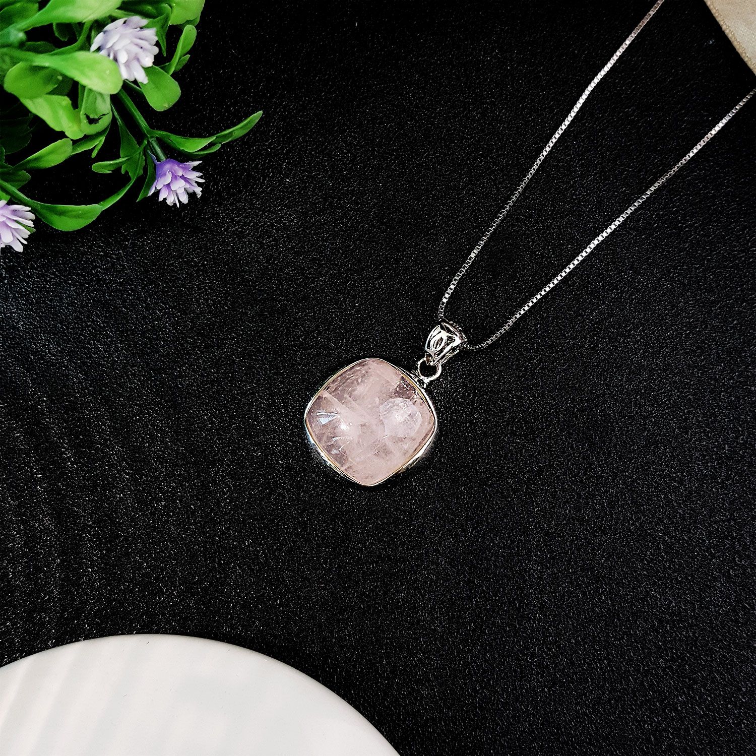 19.6mm x 26mm 粉晶吊坠