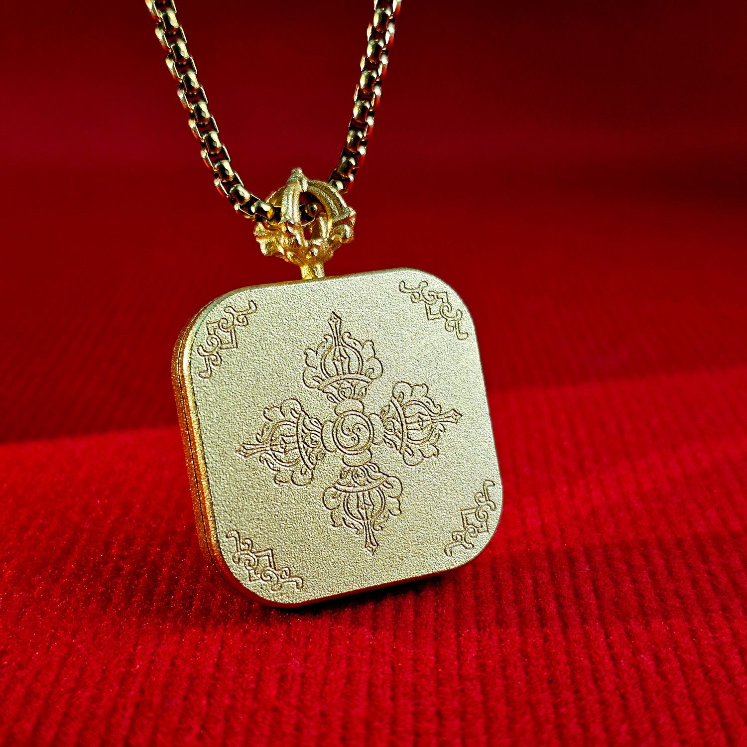 黄财神唐卡四方形套链