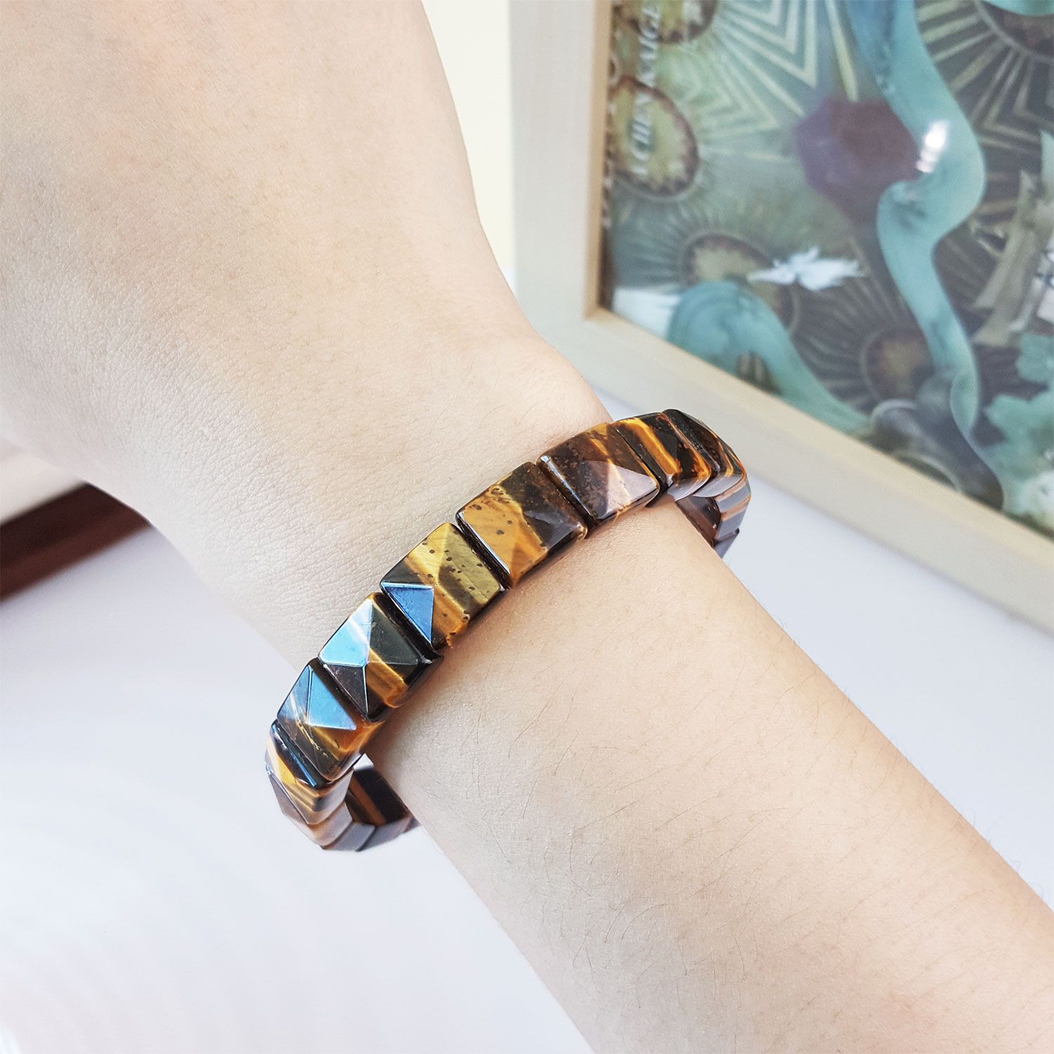 10mm x 10mm 黄虎眼金字塔手排