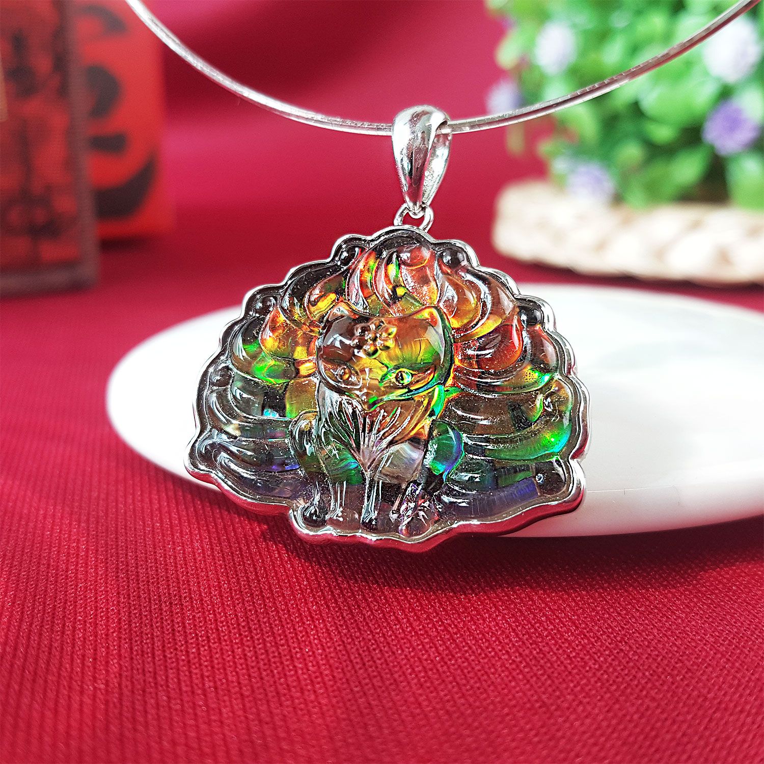 25mm x 32mm 加拿大斑彩九尾狐仙顺色拼图吊坠