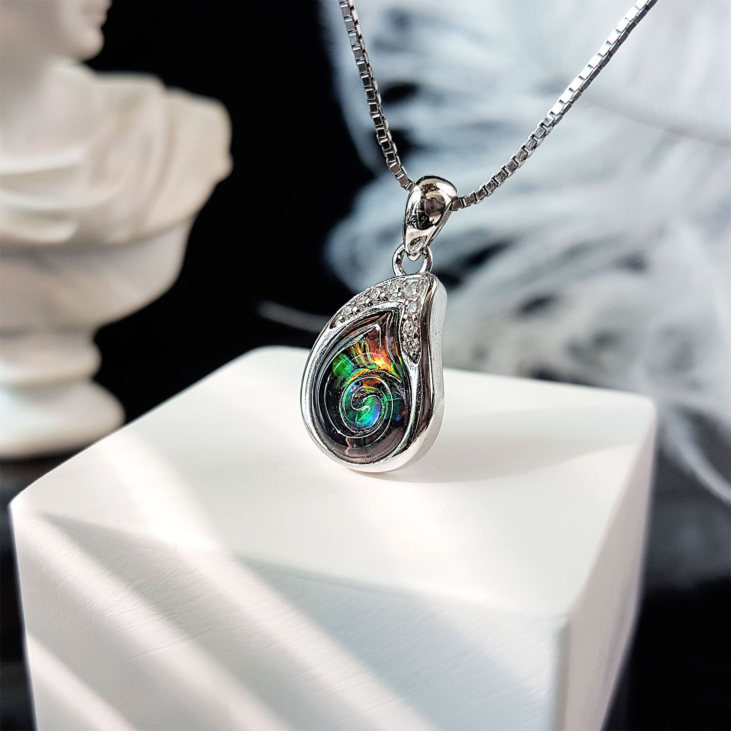 8X10mm 加拿大斑彩螺形顺色拼图吊坠