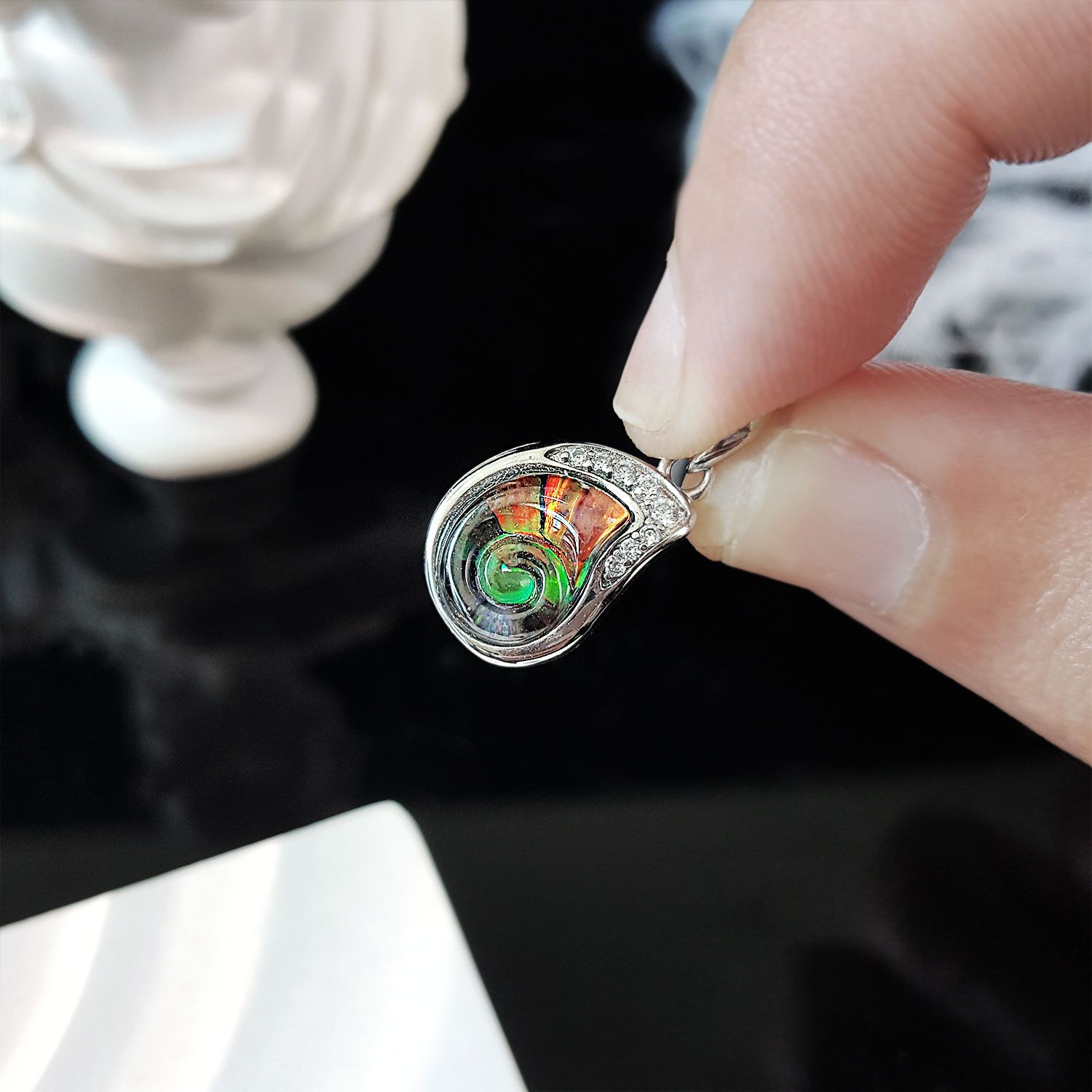 8X10mm 加拿大斑彩螺形顺色拼图吊坠