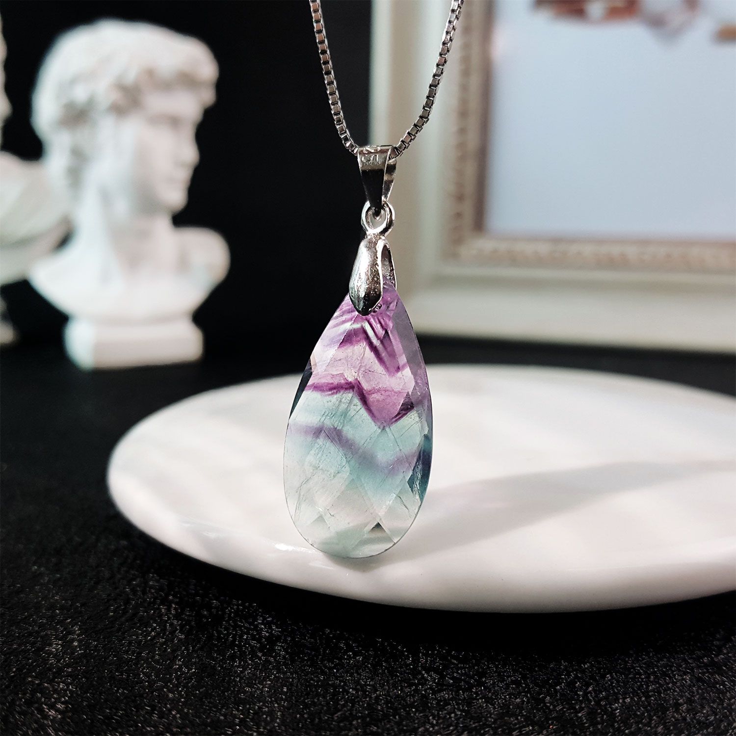 萤石水滴形切割面吊坠