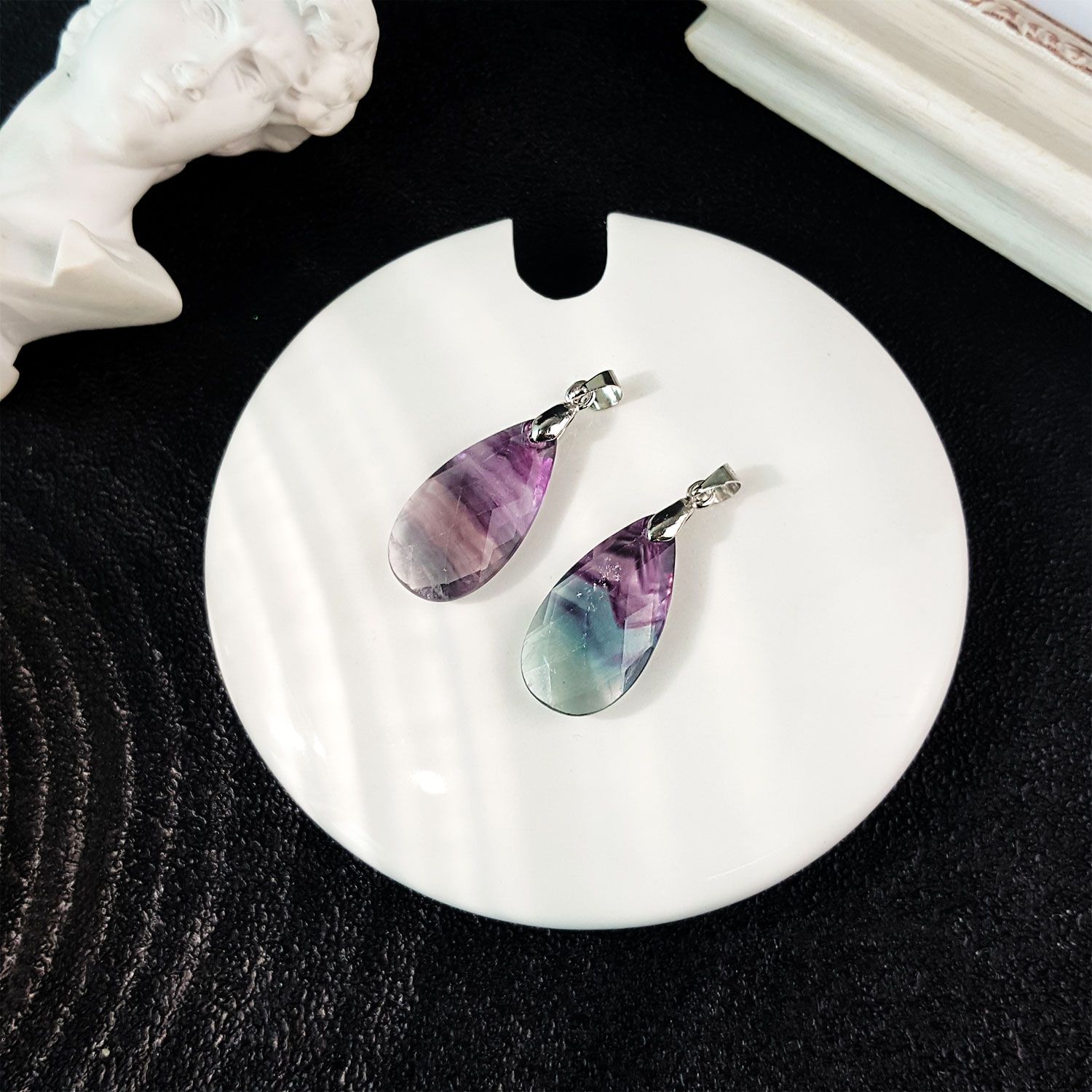 萤石水滴形切割面吊坠