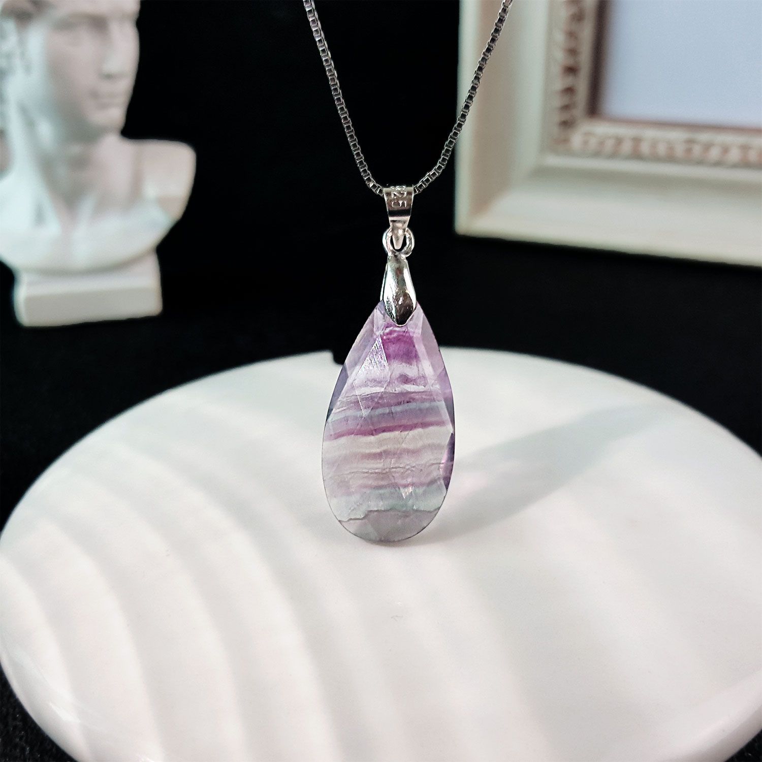 萤石水滴形切割面吊坠